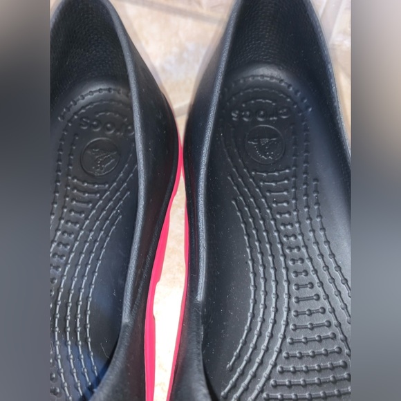 Crocs black pink trim Duet sport slip on women’s shoes size 6 - Picture 9 of 11